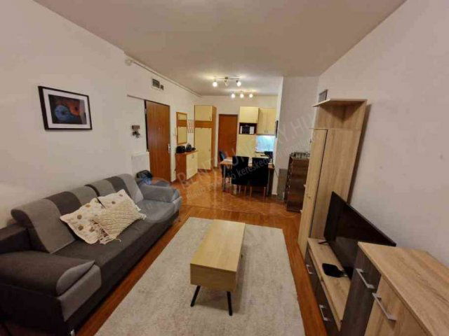 Kiadó téglalakás, albérlet, XIII. kerületben, Frangepán utcában