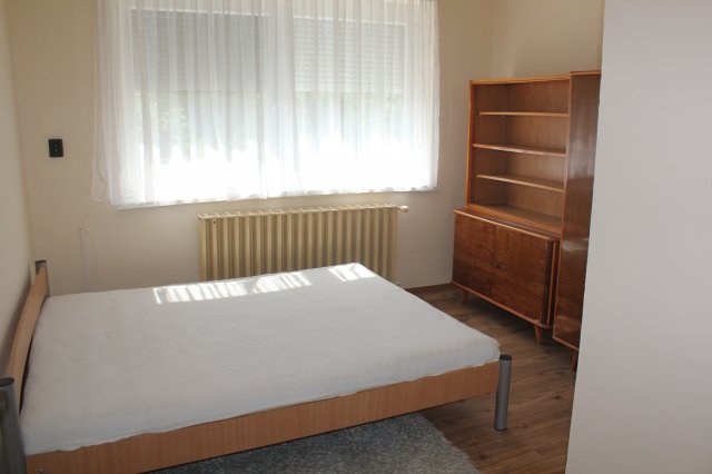 Kiadó családi ház, albérlet, Kapuváron 70 E Ft / hó, 4 szobás