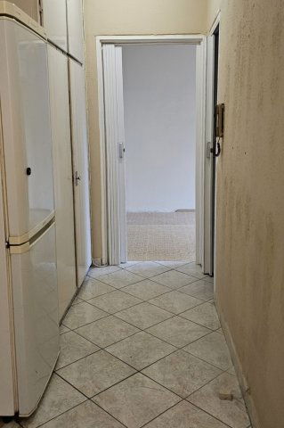 Eladó panellakás, Pécsett 37.99 M Ft, 2 szobás