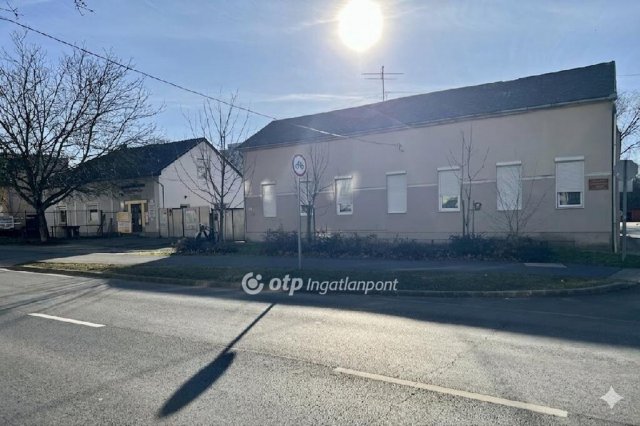 Eladó családi ház, Nyíregyházán 179 M Ft, 16 szobás