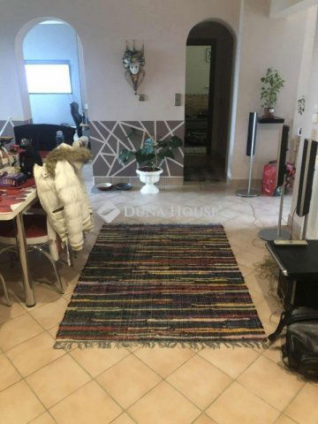 Eladó családi ház, Csipkereken 49.9 M Ft, 5 szobás