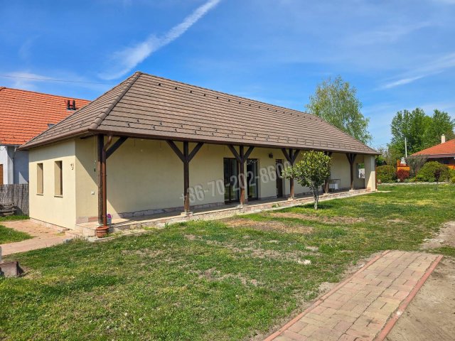 Eladó családi ház, Nagytarcsán 125 M Ft, 2 szobás