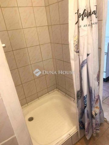 Eladó családi ház, Szegeden 34.9 M Ft, 1 szobás