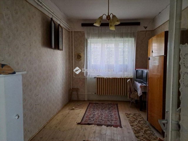 Eladó családi ház, Tompán 15 M Ft, 5 szobás