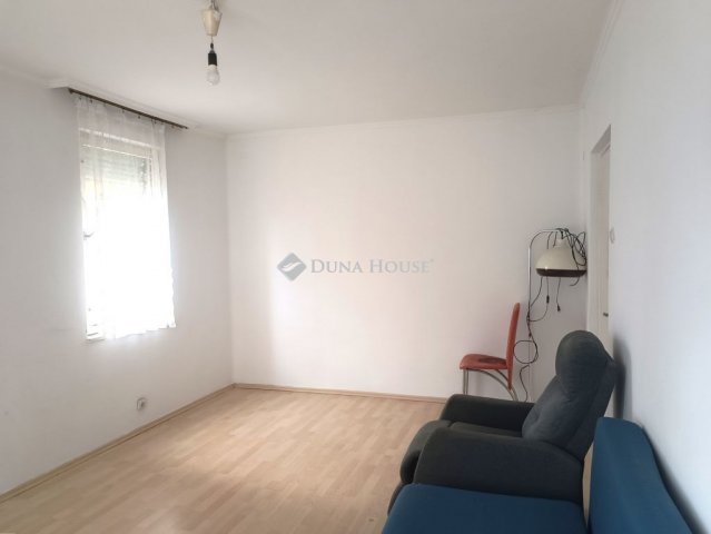 Eladó panellakás, Békéscsabán, Bartók Béla úton 24.9 M Ft