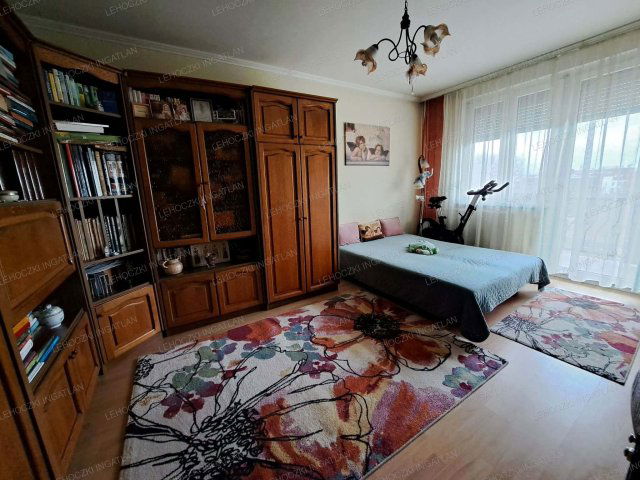 Eladó panellakás, Nyíregyházán 33.9 M Ft, 1 szobás