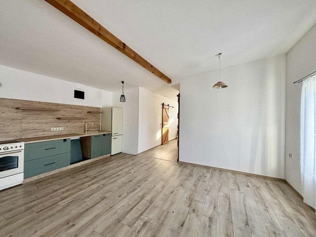 Eladó családi ház, Pápán 35.9 M Ft, 1+1 szobás