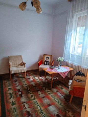 Eladó családi ház, Berkeszen 18 M Ft, 4 szobás