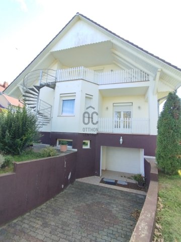 Eladó családi ház, Balatonszemesen 150 M Ft, 8 szobás