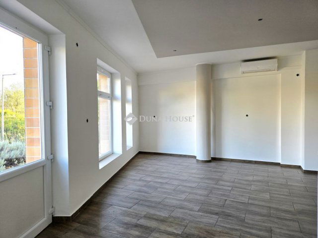Eladó üzlethelyiség, Pécsett 68.9 M Ft / költözzbe.hu