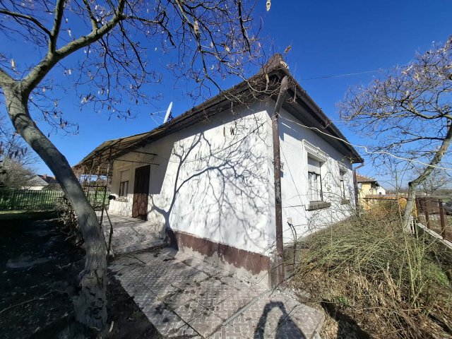 Eladó családi ház, Jászladányon 12.9 M Ft, 3 szobás