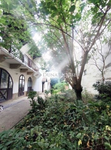 Eladó téglalakás, Pécsett 97.2 M Ft, 3 szobás