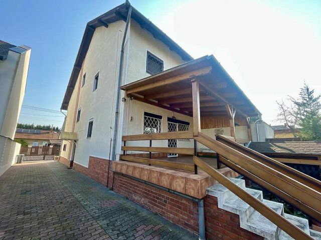 Eladó családi ház, Budapesten, XV. kerületben 151 M Ft, 4 szobás