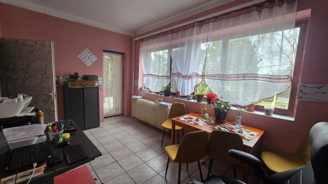 Eladó családi ház, Budapesten, XVI. kerületben, Jávorfa utcában