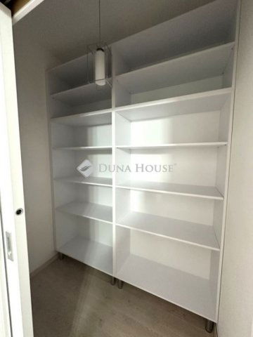 Eladó téglalakás, Budapesten, XIX. kerületben 152 M Ft, 3 szobás