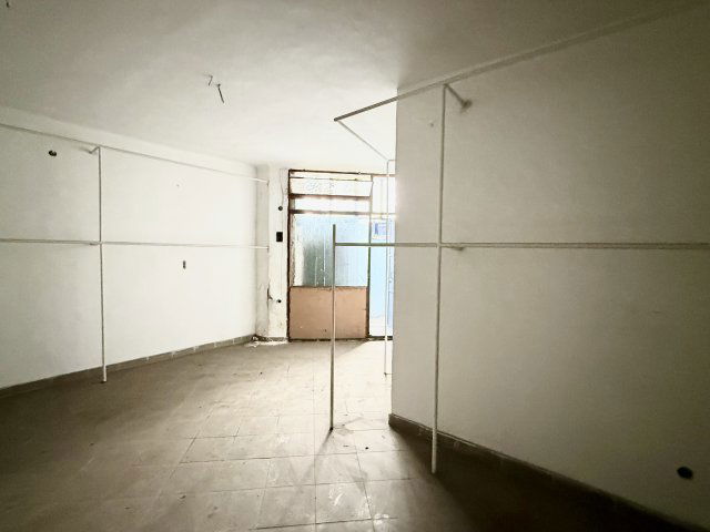 Eladó üzlethelyiség, Budapesten, X. kerületben, Liget téren