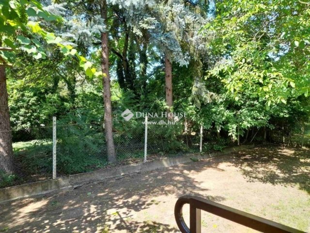 Eladó nyaraló, Lakitelken 19.99 M Ft, 3 szobás