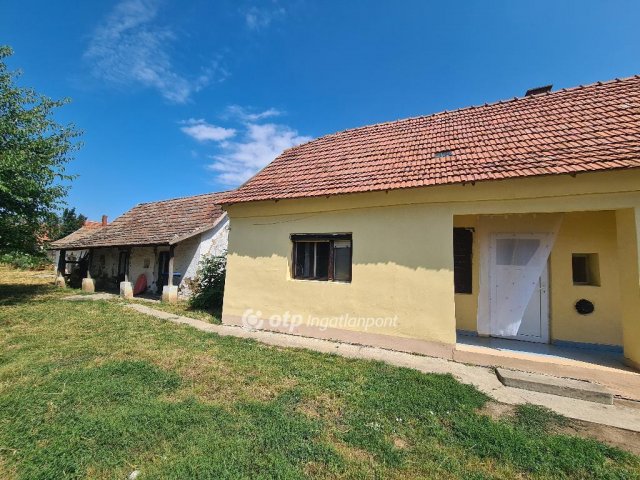 Eladó családi ház, Derecskén 34.901 M Ft, 3 szobás