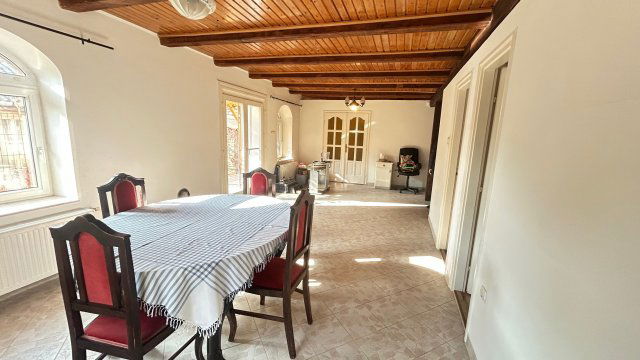 Eladó családi ház, Dunaharasztin 150 M Ft, 7 szobás