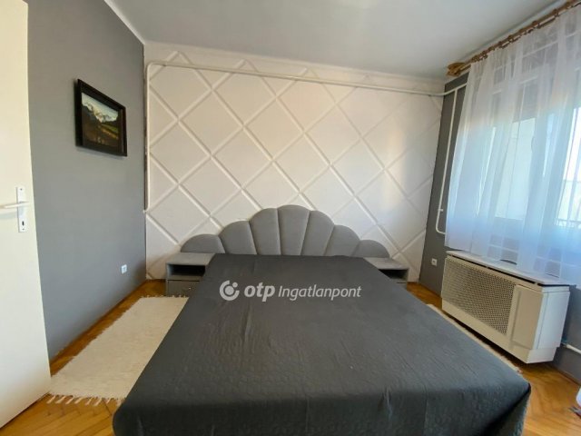 Kiadó téglalakás, albérlet, Pápán 175 E Ft / hó, 2 szobás