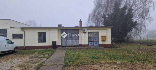 Eladó ipari ingatlan, Fonyódon 69.9 M Ft / költözzbe.hu