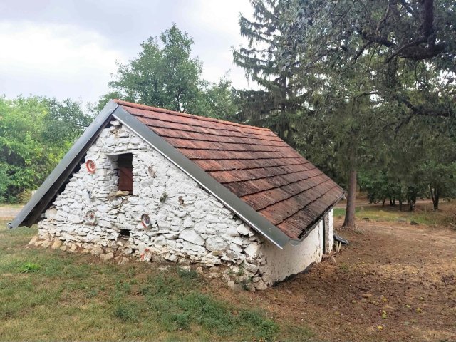 Eladó nyaraló, Kisapátiban 25 M Ft, 2 szobás