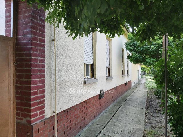 Eladó családi ház, Gyulán 28.5 M Ft, 3 szobás