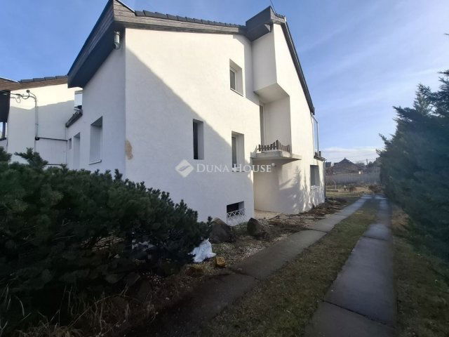 Eladó családi ház, Veresegyházon 118 M Ft, 5 szobás