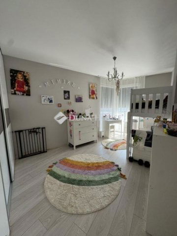 Eladó téglalakás, Székesfehérvárott 99.9 M Ft, 4 szobás