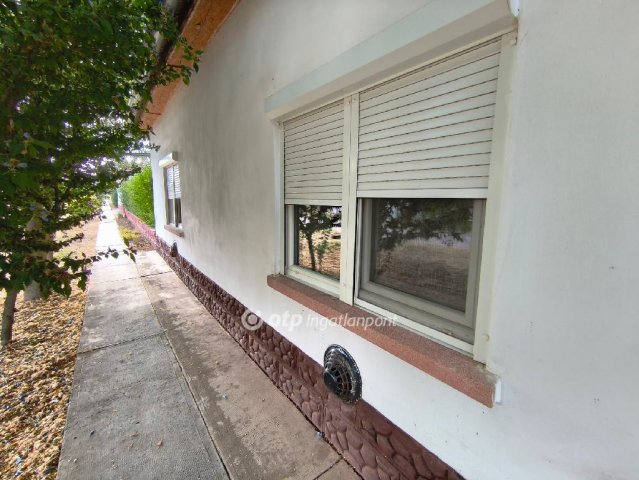 Eladó családi ház, Gádoroson 7.2 M Ft, 2 szobás