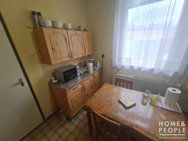 Eladó családi ház, Hódmezővásárhelyen 58 M Ft, 3 szobás
