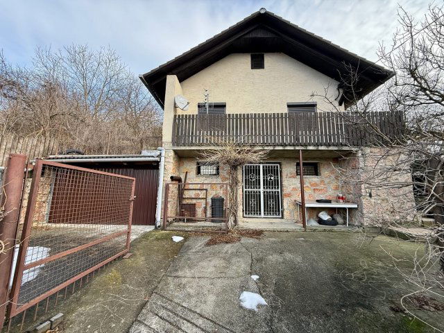 Eladó családi ház, Csókakőn 33.4 M Ft, 2 szobás