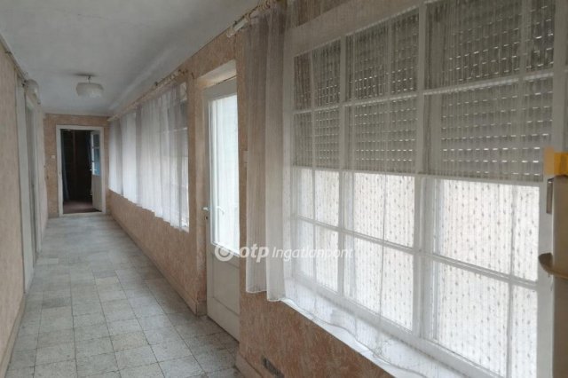 Eladó családi ház, Jászberényben 24.7 M Ft, 3 szobás