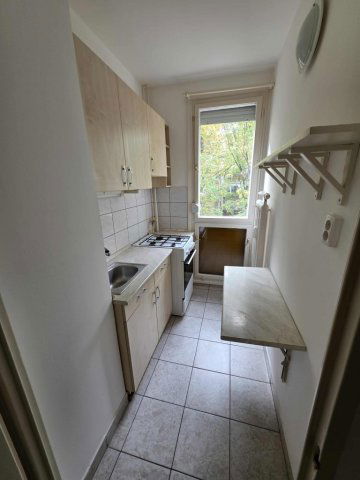 Kiadó panellakás, albérlet, Pécsett 120 E Ft / hó, 1+1 szobás