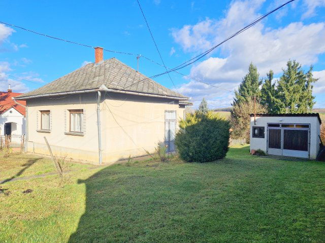 Eladó családi ház, Kustánszegen 24.99 M Ft, 2 szobás