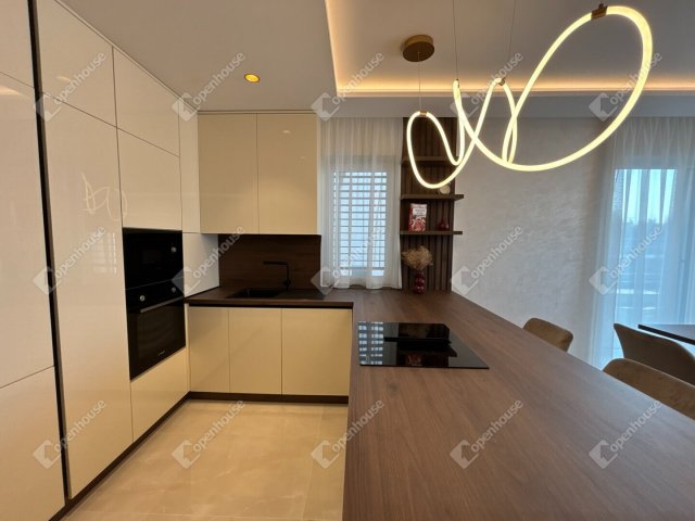 Eladó családi ház, Győrött 182.9 M Ft, 4 szobás