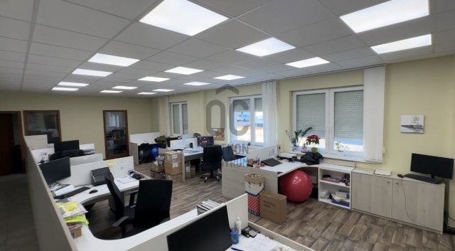 Eladó ipari ingatlan, Vácon 850 M Ft / költözzbe.hu