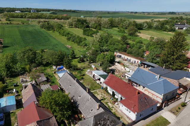 Eladó családi ház, Dadon 59 M Ft, 3 szobás