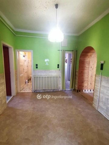Eladó családi ház, Tabdin 22 M Ft, 4+1 szobás