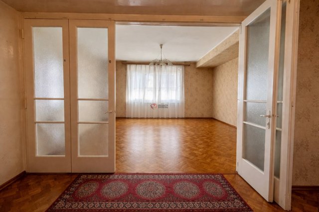 Eladó téglalakás, Székesfehérvárott 79 M Ft, 3+1 szobás