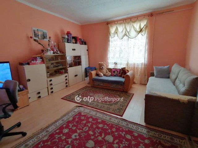 Eladó családi ház, Szolnokon 24.9 M Ft, 2+1 szobás