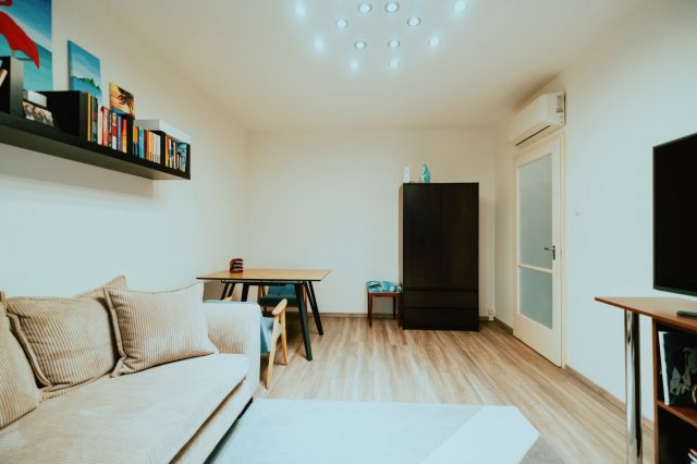 Eladó panellakás, Szegeden 50.9 M Ft, 2 szobás