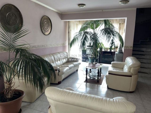 Eladó ikerház, Szentendrén 168.9 M Ft, 5 szobás