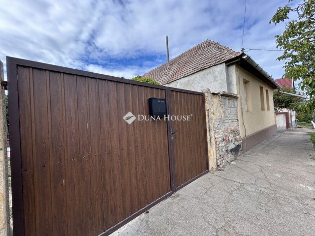 Eladó családi ház, Bátmonostoron 19.999 M Ft, 4 szobás