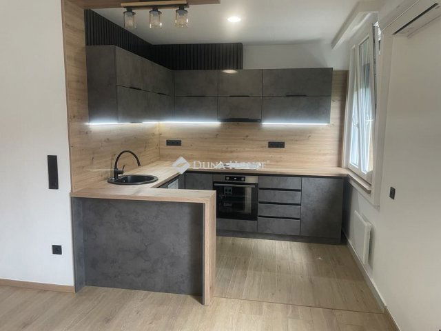 Eladó téglalakás, Pécsett, Bihari János utcában 63.9 M Ft