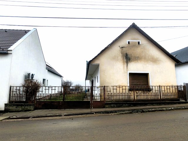 Eladó családi ház, Mucsfán 5.9 M Ft, 2 szobás