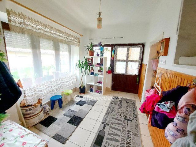 Eladó családi ház, Tiszalökön 35.5 M Ft, 3 szobás