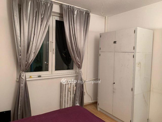 Eladó panellakás, Budapesten, III. kerületben 64.9 M Ft