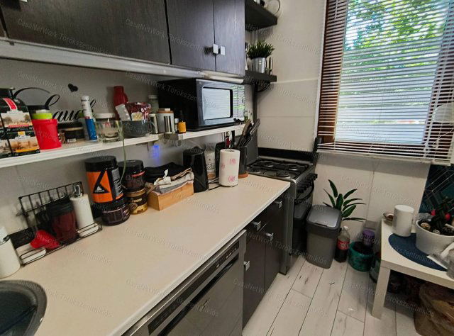 Eladó panellakás, Törökszentmiklóson 28.7 M Ft, 2+1 szobás