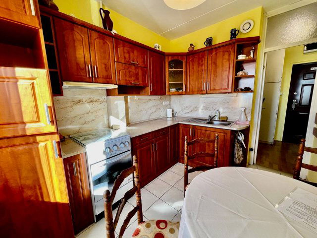 Eladó téglalakás, Pécsett 62.5 M Ft, 2+1 szobás